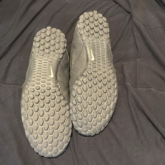 Men’s Nike Indoor cleats - Picture 3 of 4